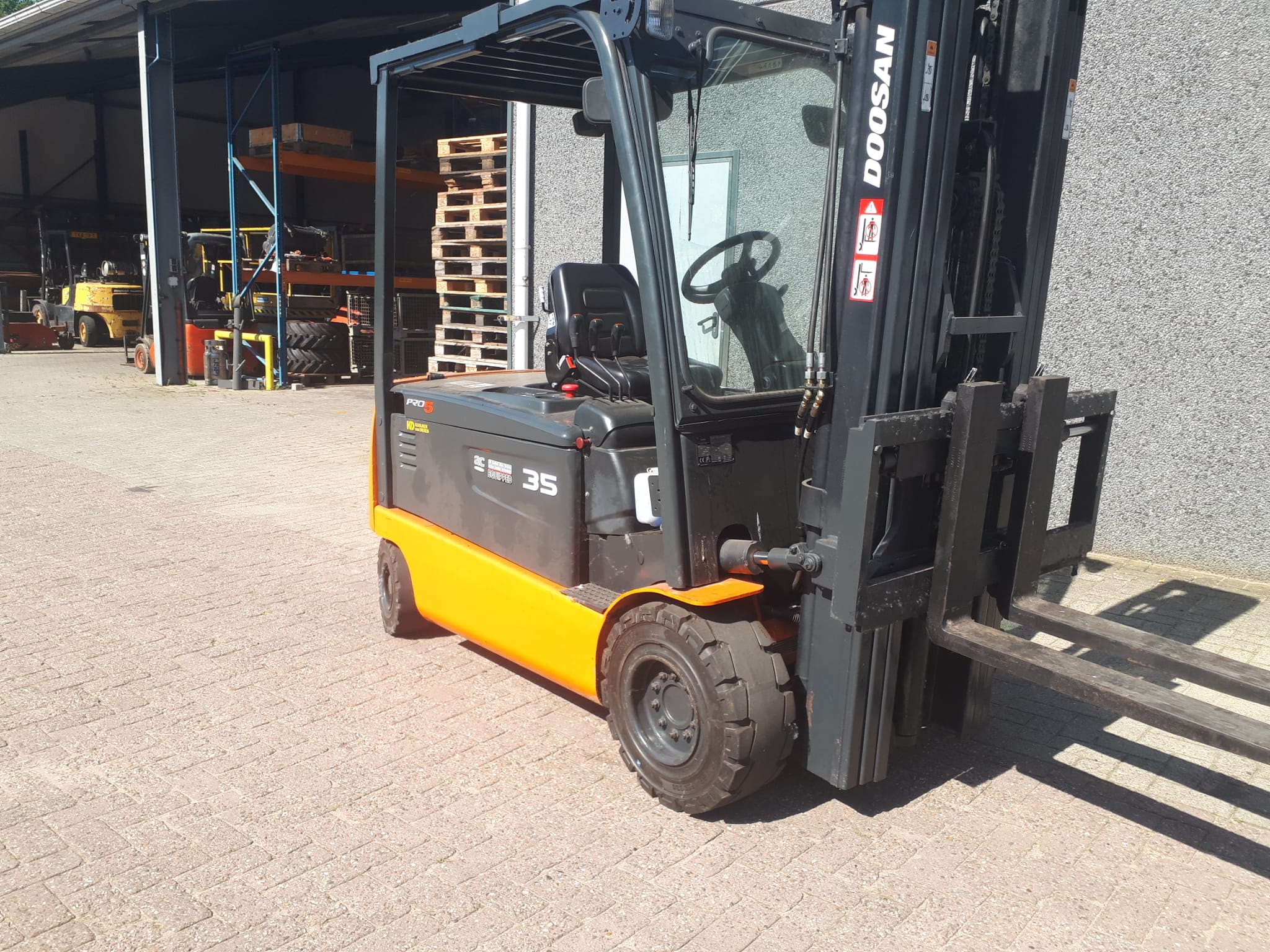 Doosan B35X-5 elektrische heftruck 3.500 kg – foto 3 van 7