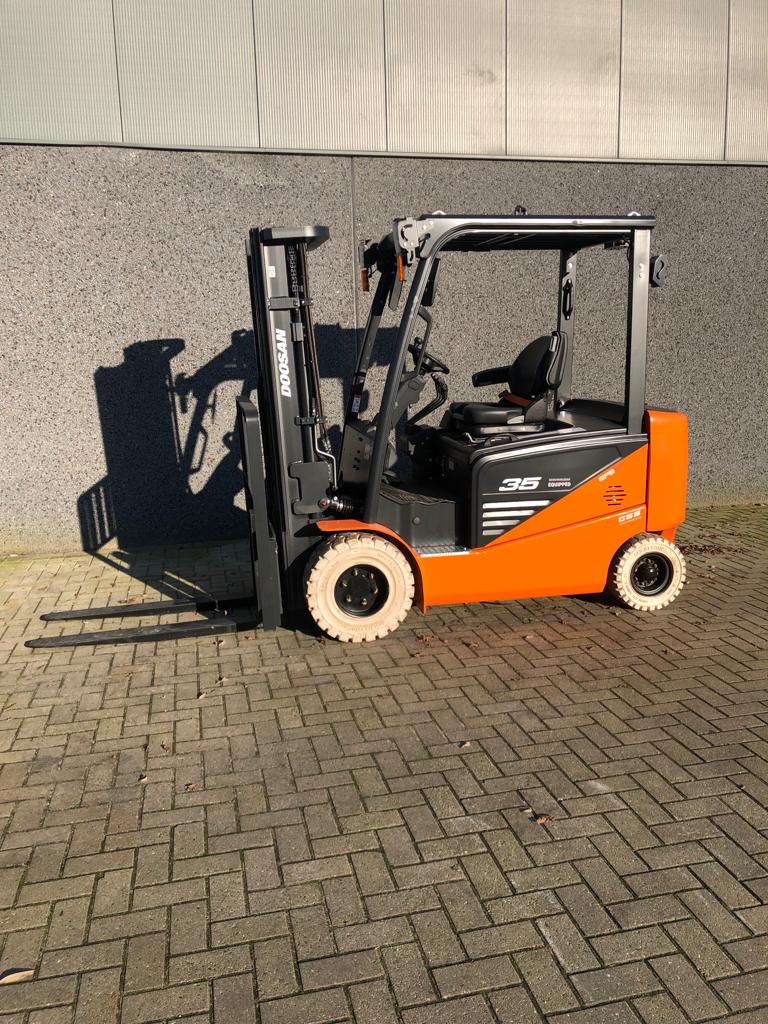 Doosan B35-ns nieuwe elektrische heftruck 3.500 kg – foto 2 van 5