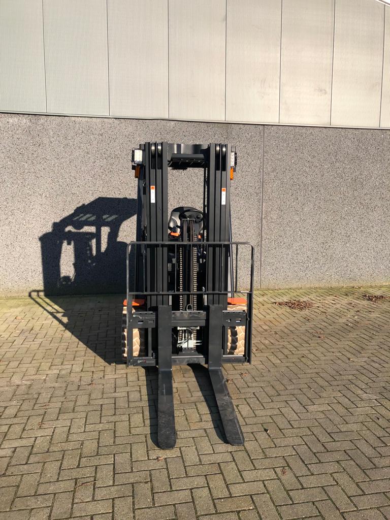 Doosan B35-ns nieuwe elektrische heftruck 3.500 kg – foto 1 van 5