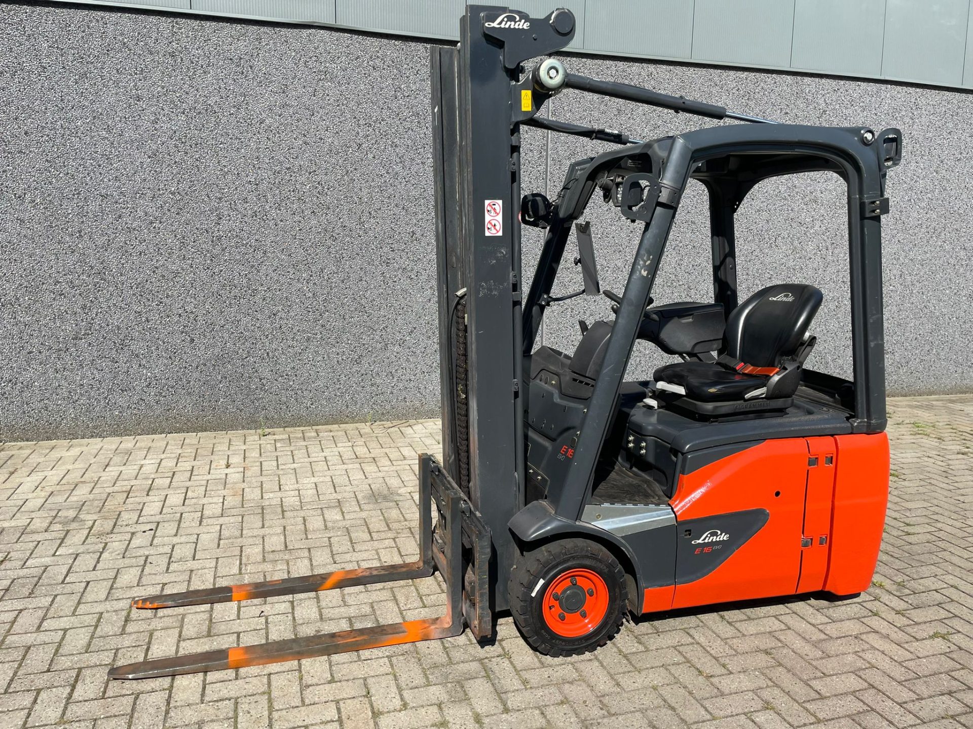 Linde E16C-02 elektrische heftruck 1.600 kg – foto 1 van 10