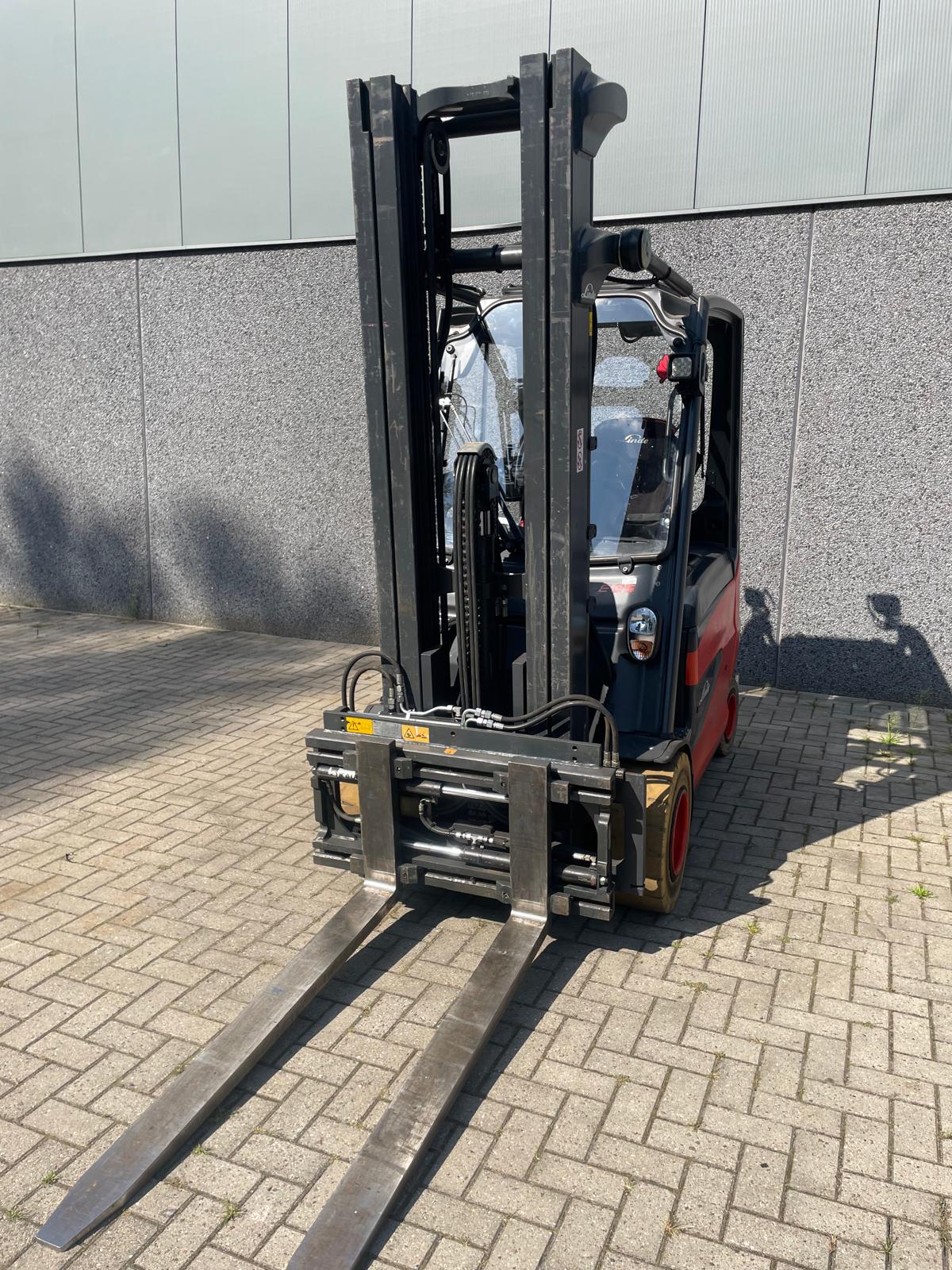 Linde E25 HL-01/600 elektrische heftruck 2.500 kg met cabine – foto 8 van 14