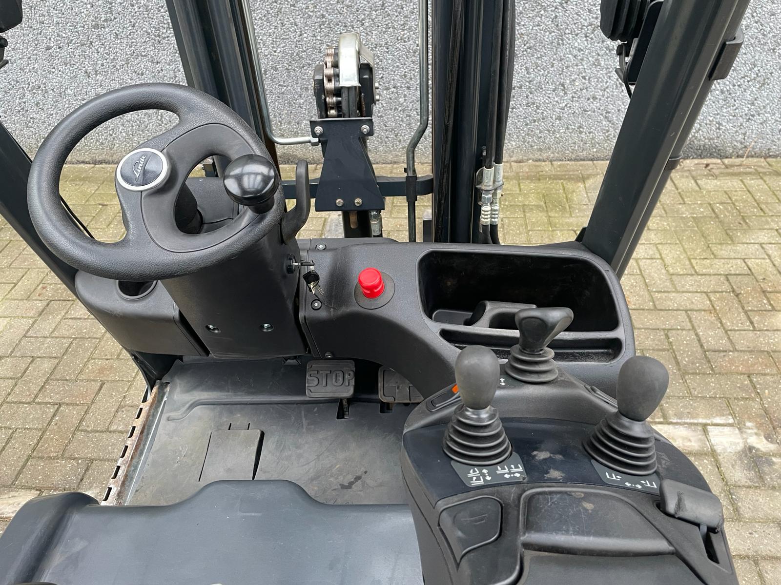 Linde E14 elektrische heftruck 1.400 kg – foto 4 van 9