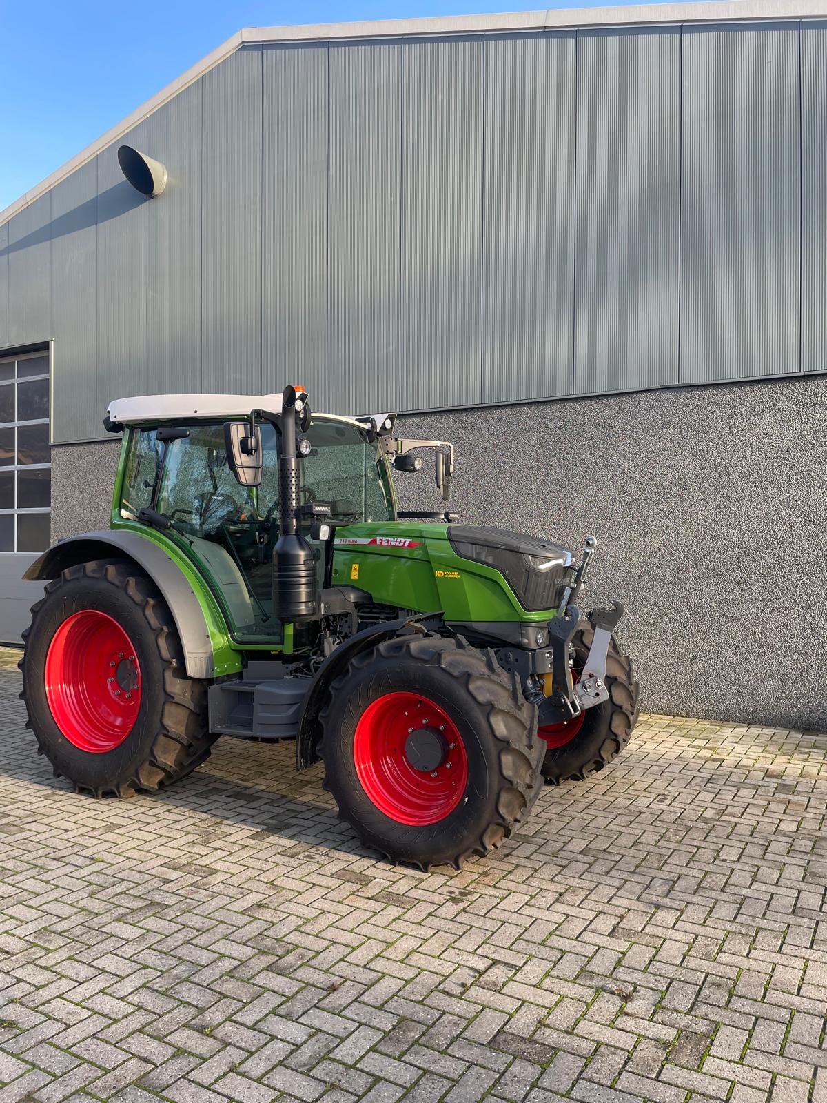 Fendt 211 S Vario Gen3 tractor – foto 8 van 11