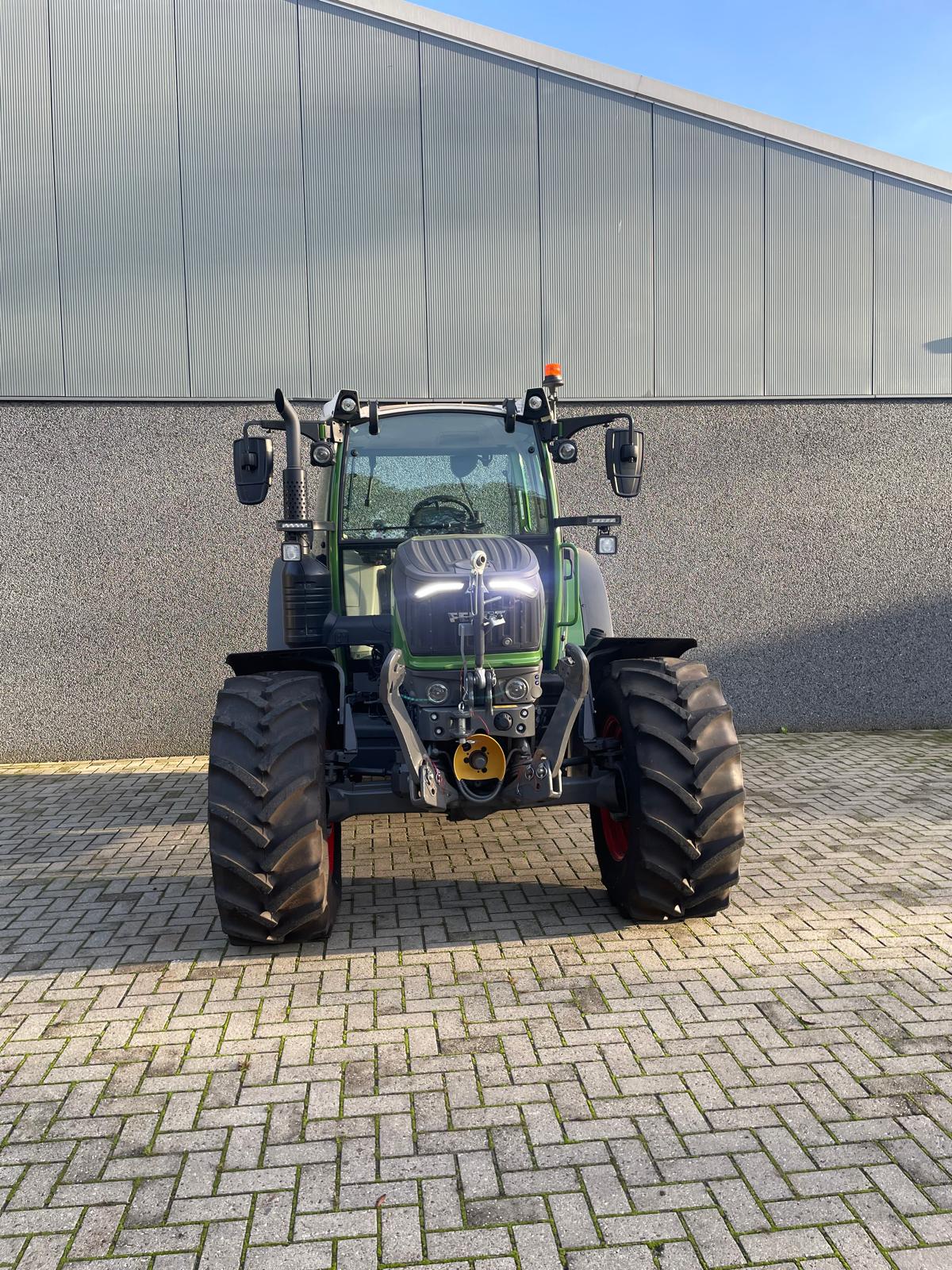 Fendt 211 S Vario Gen3 tractor – foto 6 van 11