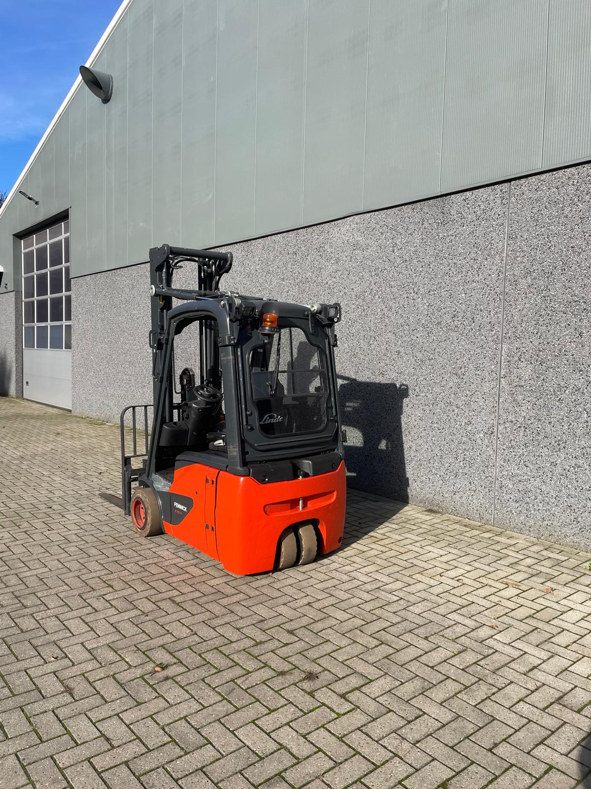 Linde E15-02 elektrische heftruck 1.500 kg – foto 2 van 9