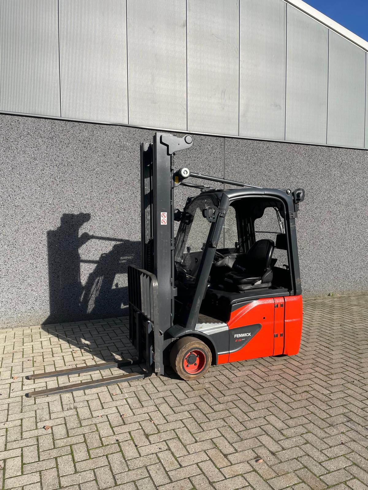 Linde E15-02 elektrische heftruck 1.500 kg – foto 1 van 9