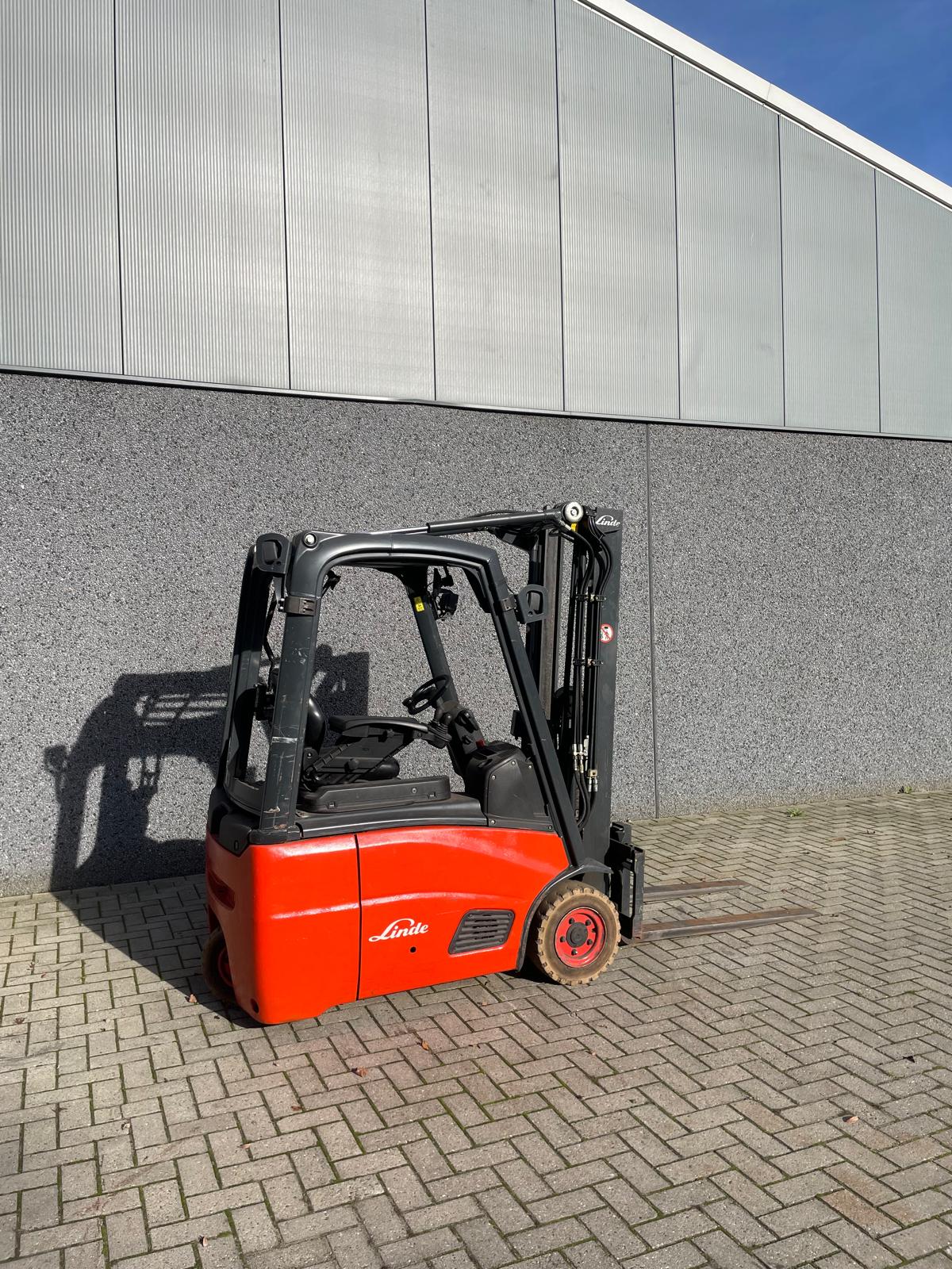 Linde E15 elektrische heftruck 1.500 kg – foto 2 van 5