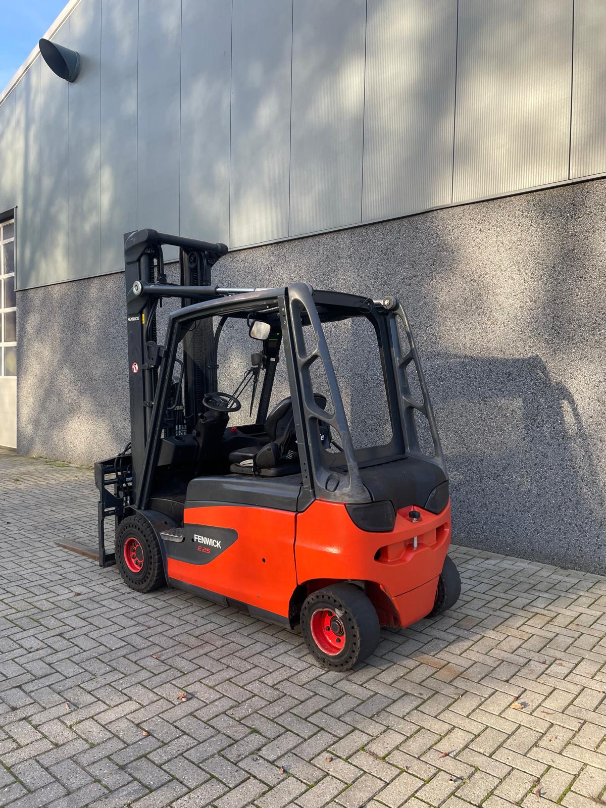 Linde E25L-01 elektrische heftruck 2.500 kg uit 2015 – foto 6 van 7