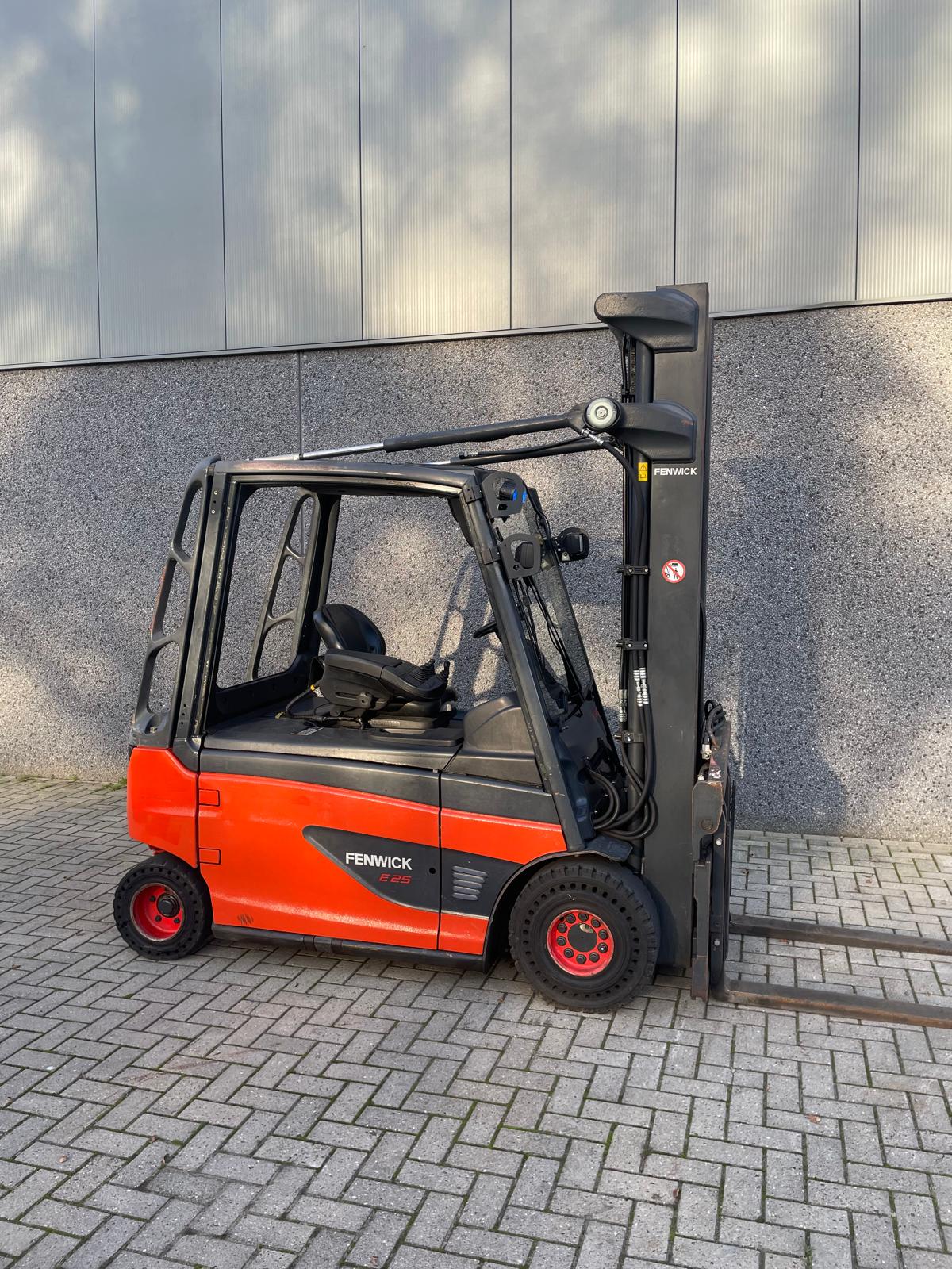 Linde E25L-01 elektrische heftruck 2.500 kg uit 2015 – foto 3 van 7