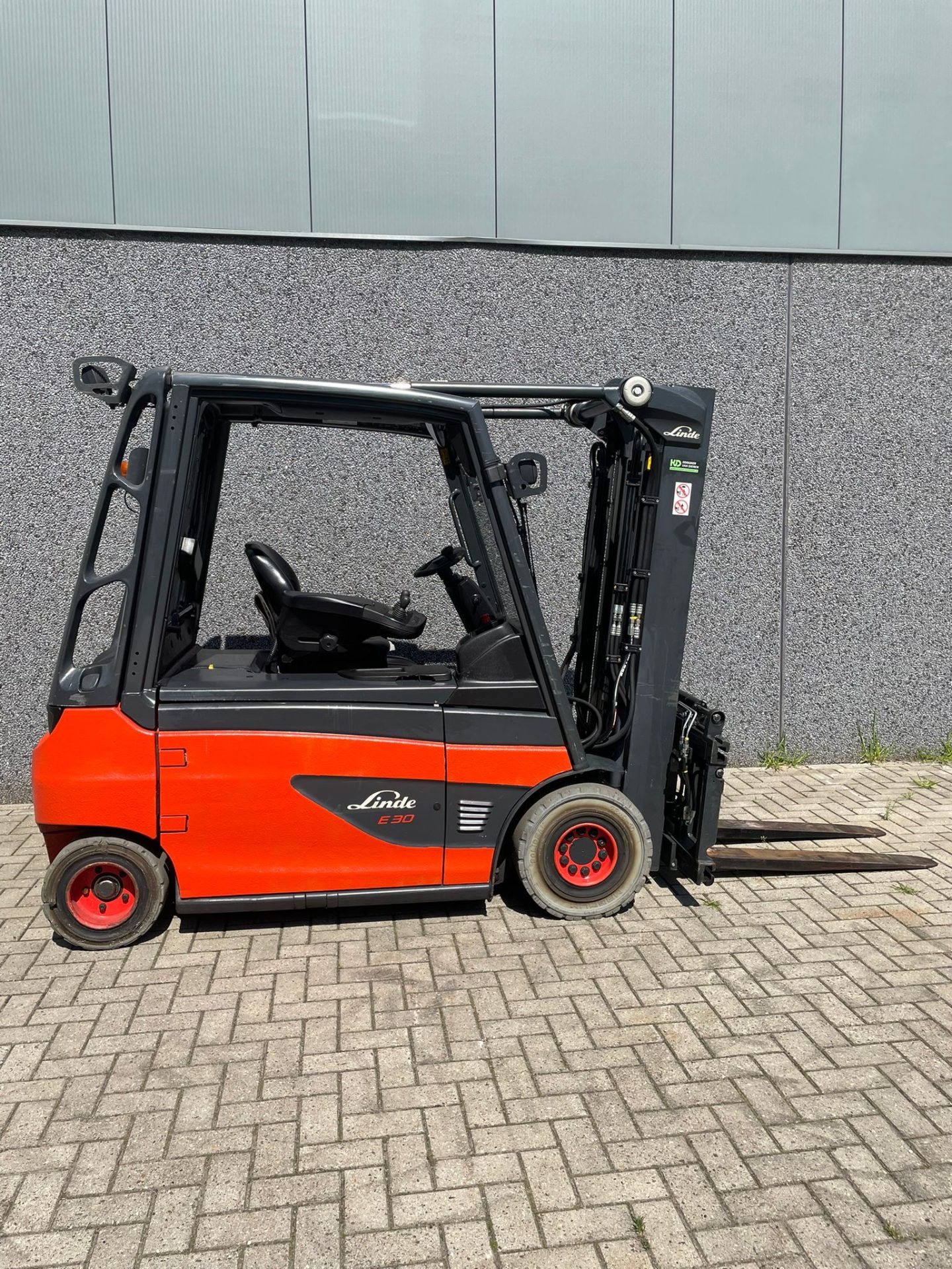 Linde E30L-01 elektrische heftruck 3.000 kg met vorkversteller – foto 9 van 9