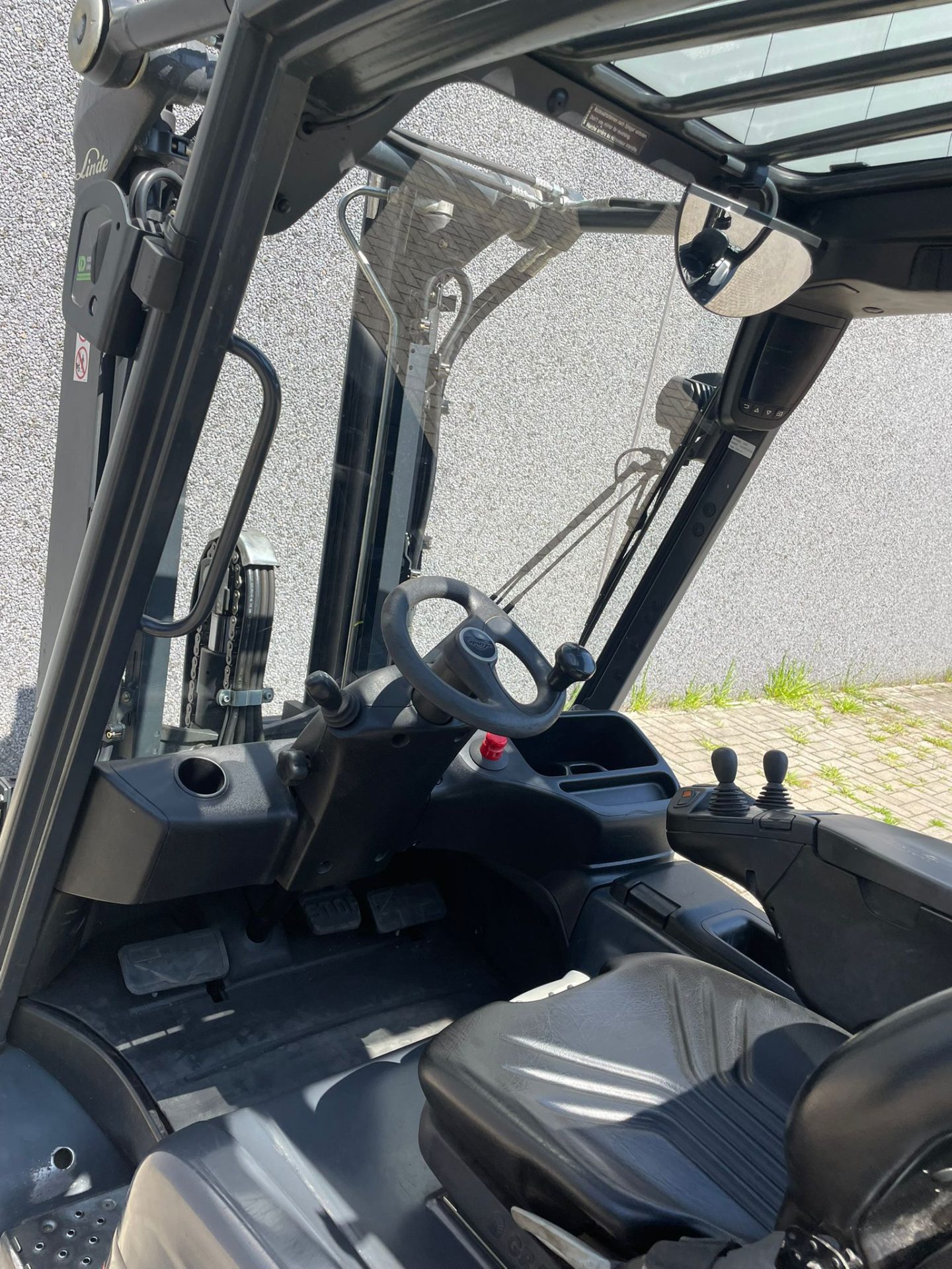 Linde E30L-01 elektrische heftruck 3.000 kg met vorkversteller – foto 3 van 9