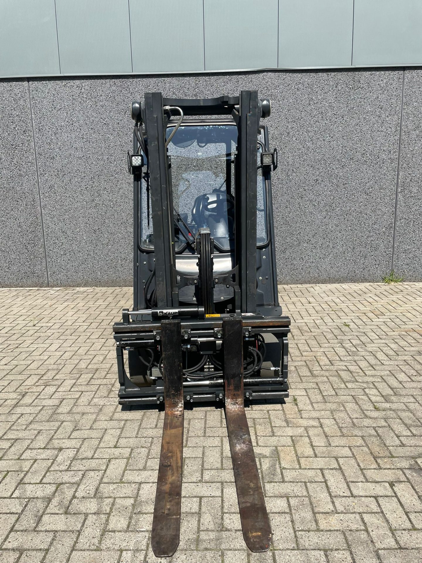 Linde E30L-01 elektrische heftruck 3.000 kg met vorkversteller – foto 4 van 9