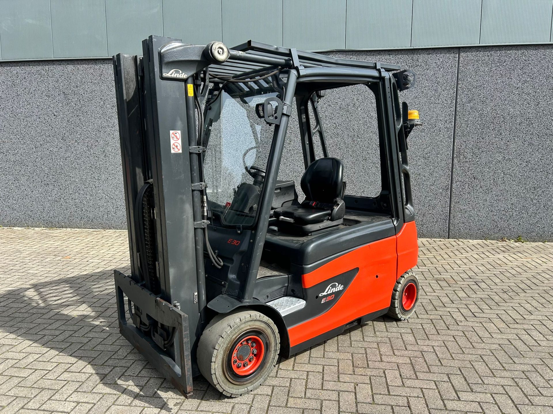 Linde E30 L elektrische heftruck 3.000 kg uit 2016 – foto 1 van 9