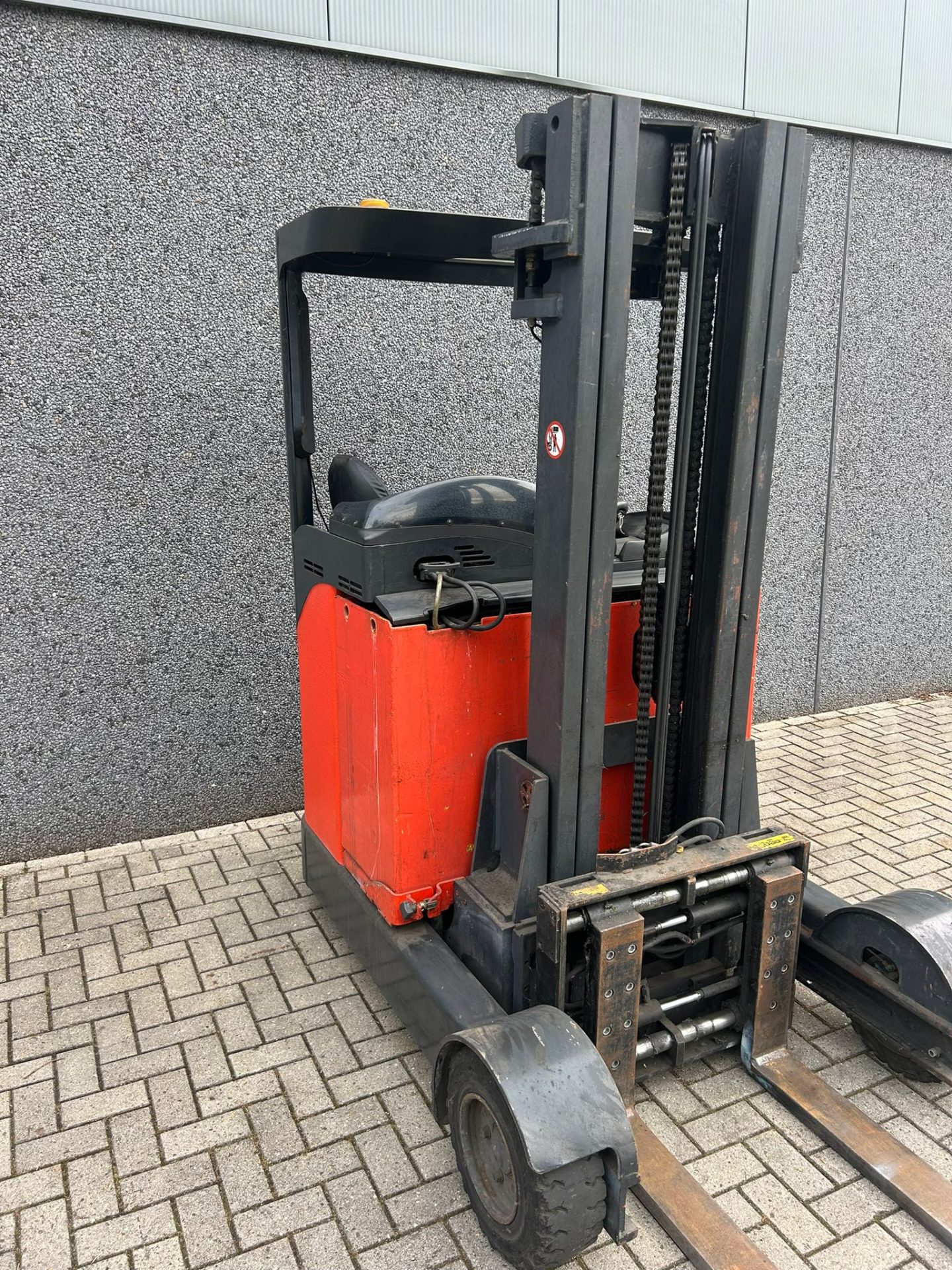 Linde R16G-03 elektrische reachtruck 1.600 kg – foto 2 van 6