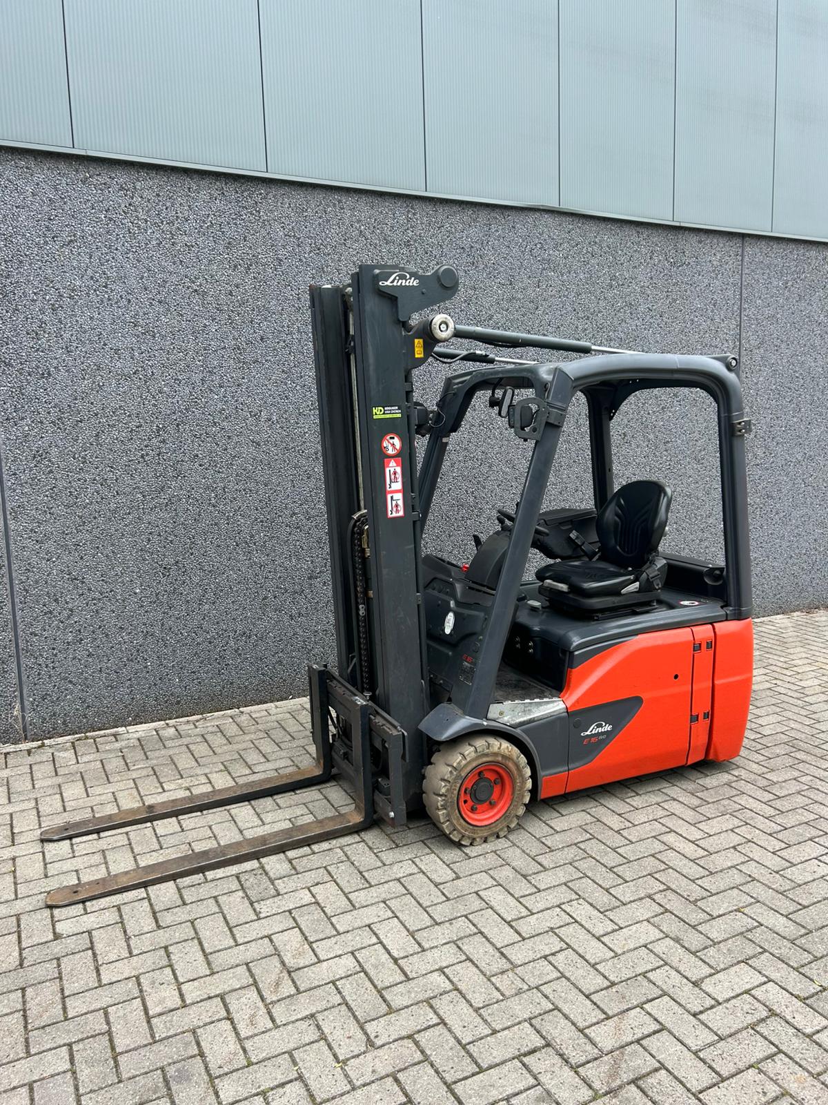 Linde E16 elektrische heftruck 1.600 kg uit 2014 – foto 1 van 9
