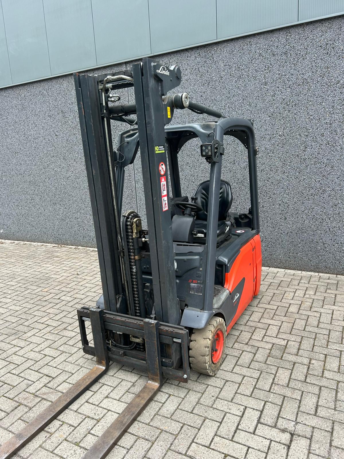 Linde E16 elektrische heftruck 1.600 kg uit 2014 – foto 3 van 9