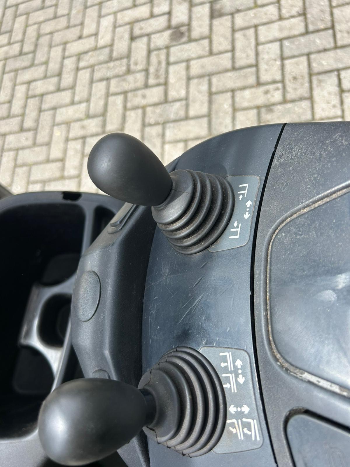 Linde E16P-02 elektrische heftruck 1.600 kg met triplomast – foto 8 van 8