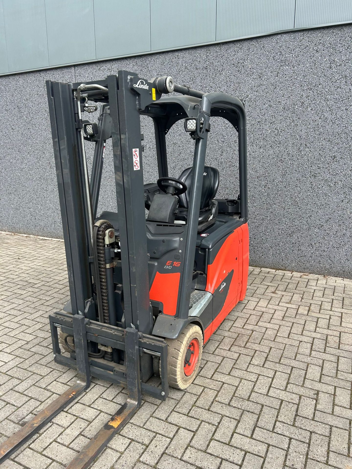 Linde E16 H-02 elektrische heftruck 1.600 kg uit 2026 – foto 2 van 8