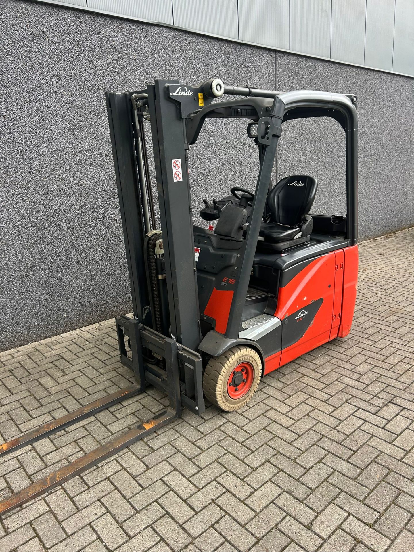 Linde E16 H-02 elektrische heftruck 1.600 kg uit 2026 – foto 1 van 8