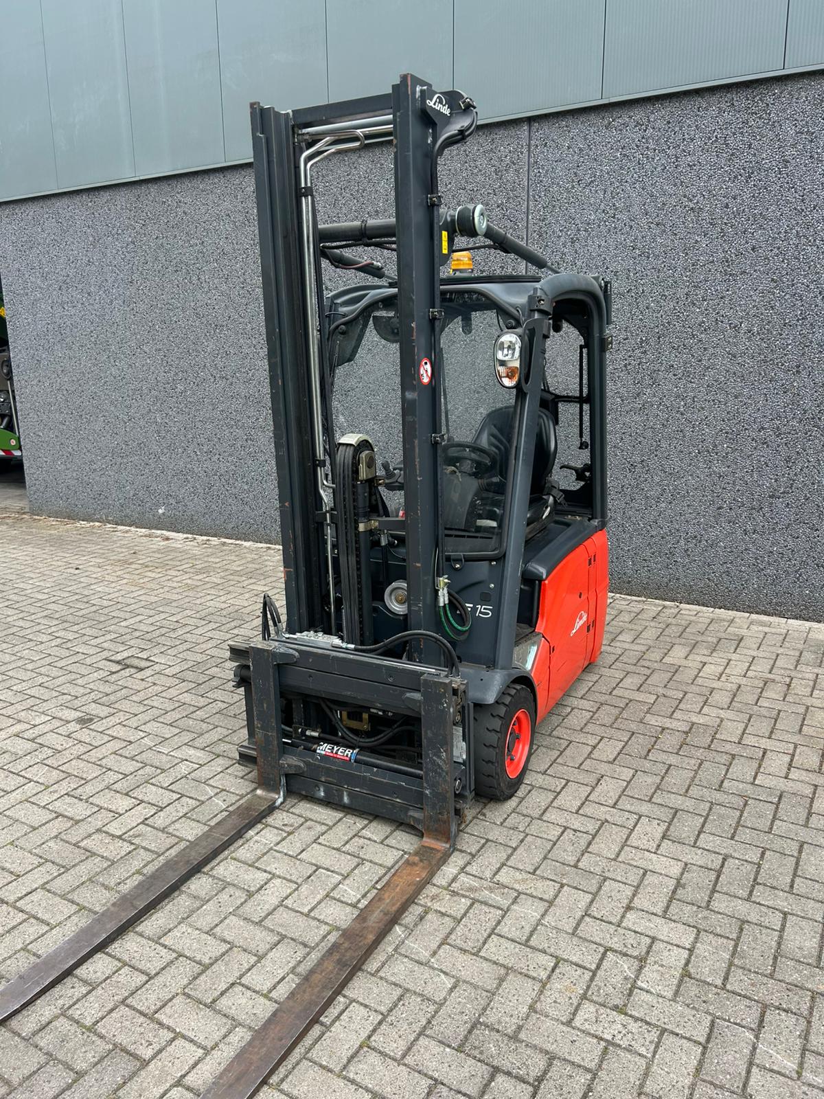 Linde E15-01 elektrische heftruck 1.500 kg uit 2014 – foto 5 van 7