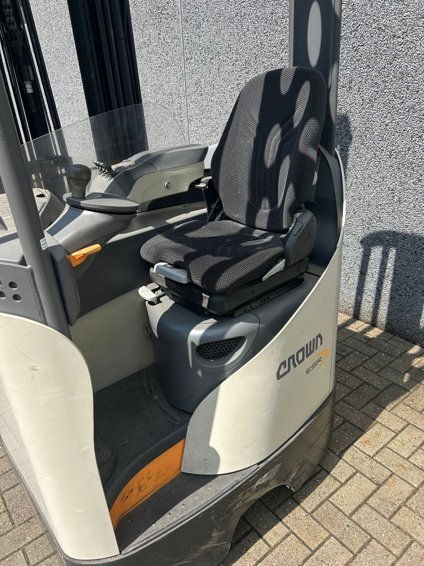 Crown ESR5550 elektrische reachtruck met 8,85 meter hefhoogte – foto 5 van 7