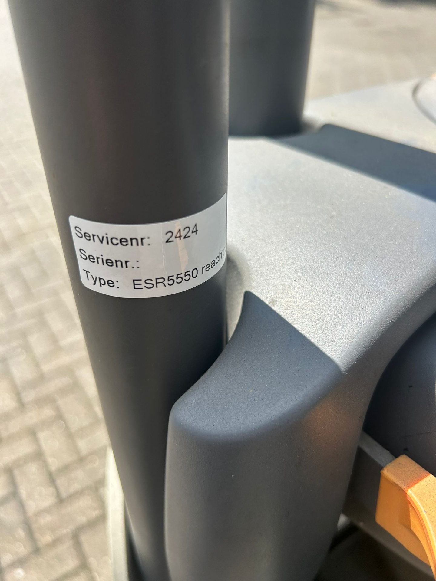 Crown ESR5550 elektrische reachtruck met 8,85 meter hefhoogte – foto 7 van 7