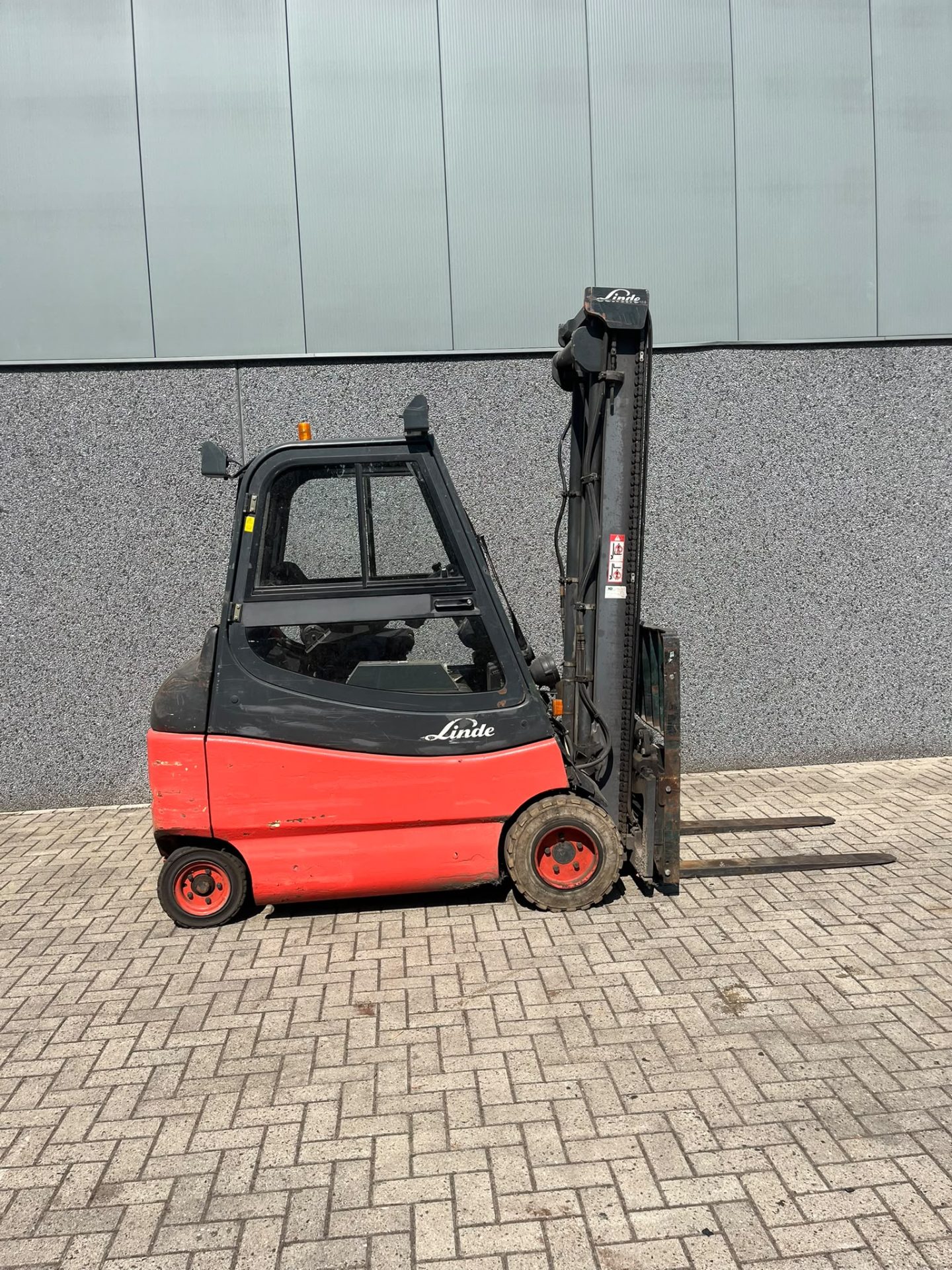 Linde E30-3/600 elektrische heftruck 3.000 kg – foto 6 van 7