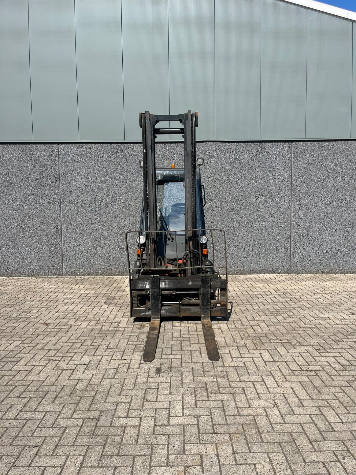 Linde E30-3/600 elektrische heftruck 3.000 kg – foto 2 van 7