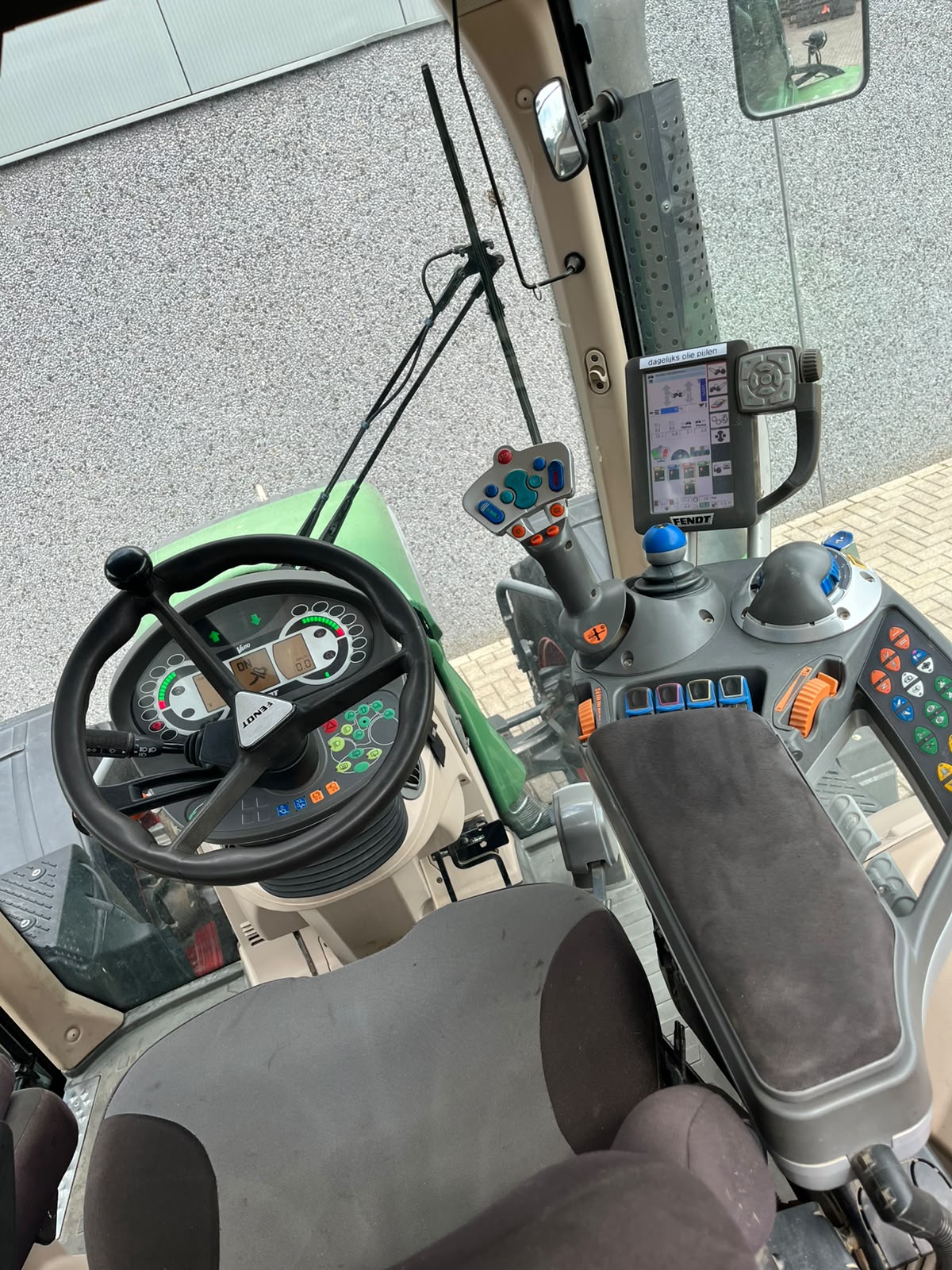 Fendt 714 SCR Profi tractor – foto 6 van 9