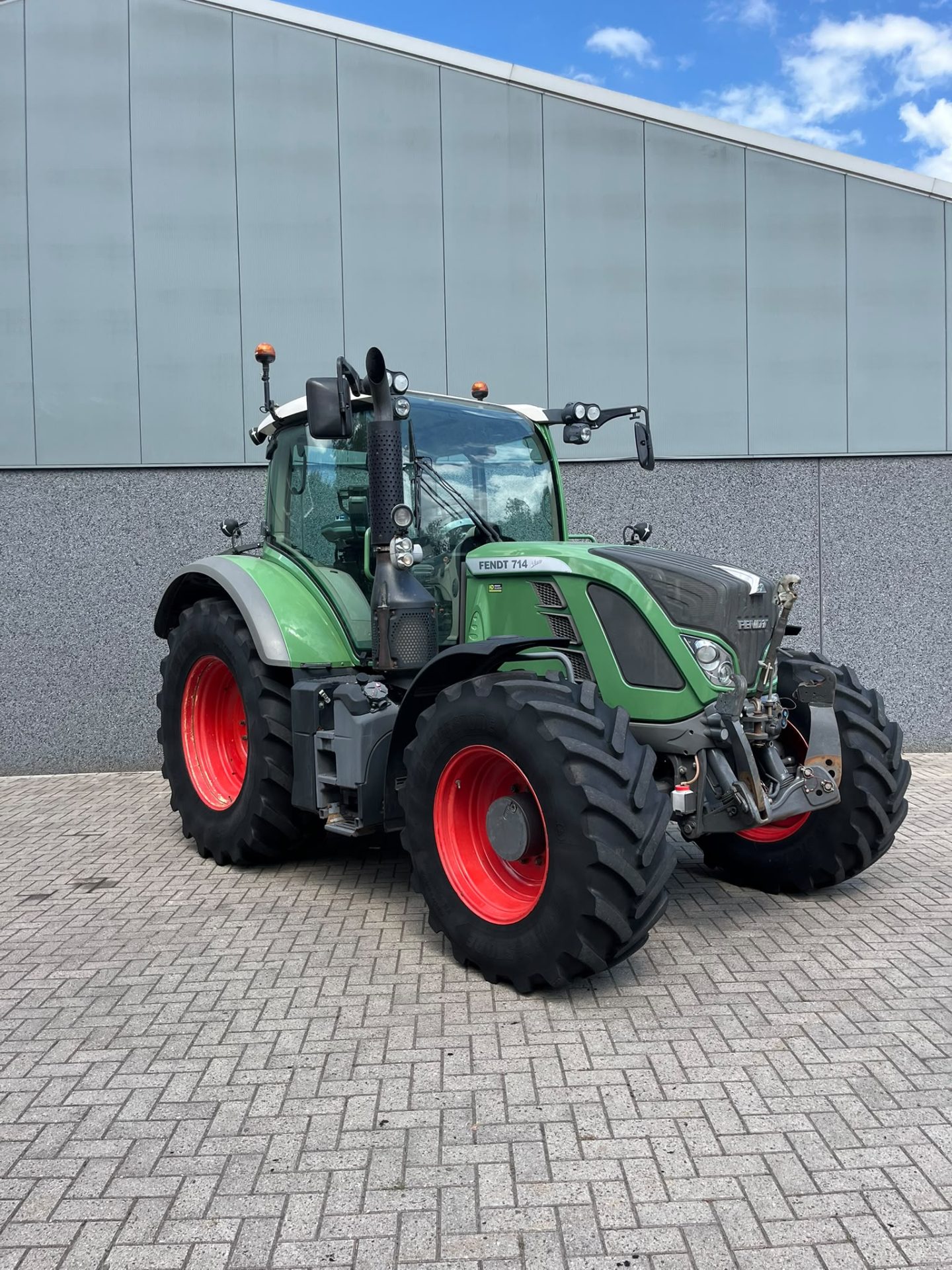 Fendt 714 SCR Profi tractor – foto 2 van 9