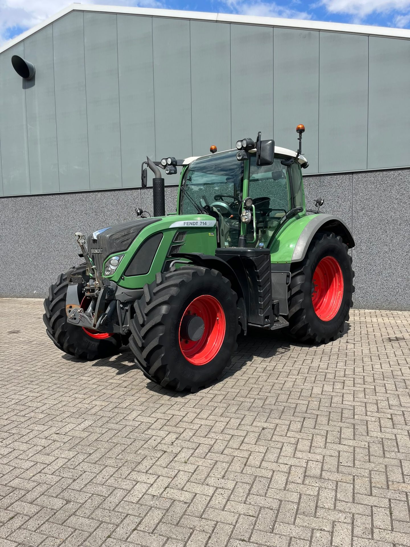 Fendt 714 SCR Profi tractor – foto 1 van 9